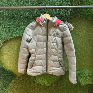 The North Face 550 Hooded Puffer Jacket Size  XS